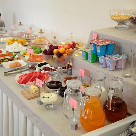 Voyage Hotel Bishkek Ngoại thất bức ảnh