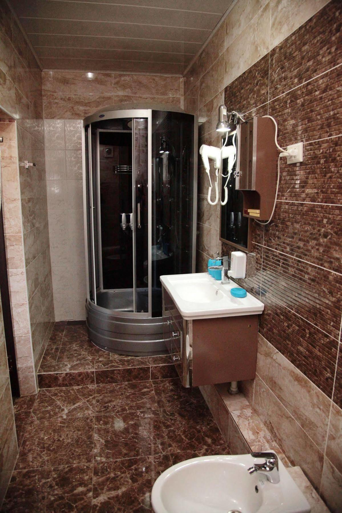 Voyage Hotel Bishkek Ngoại thất bức ảnh