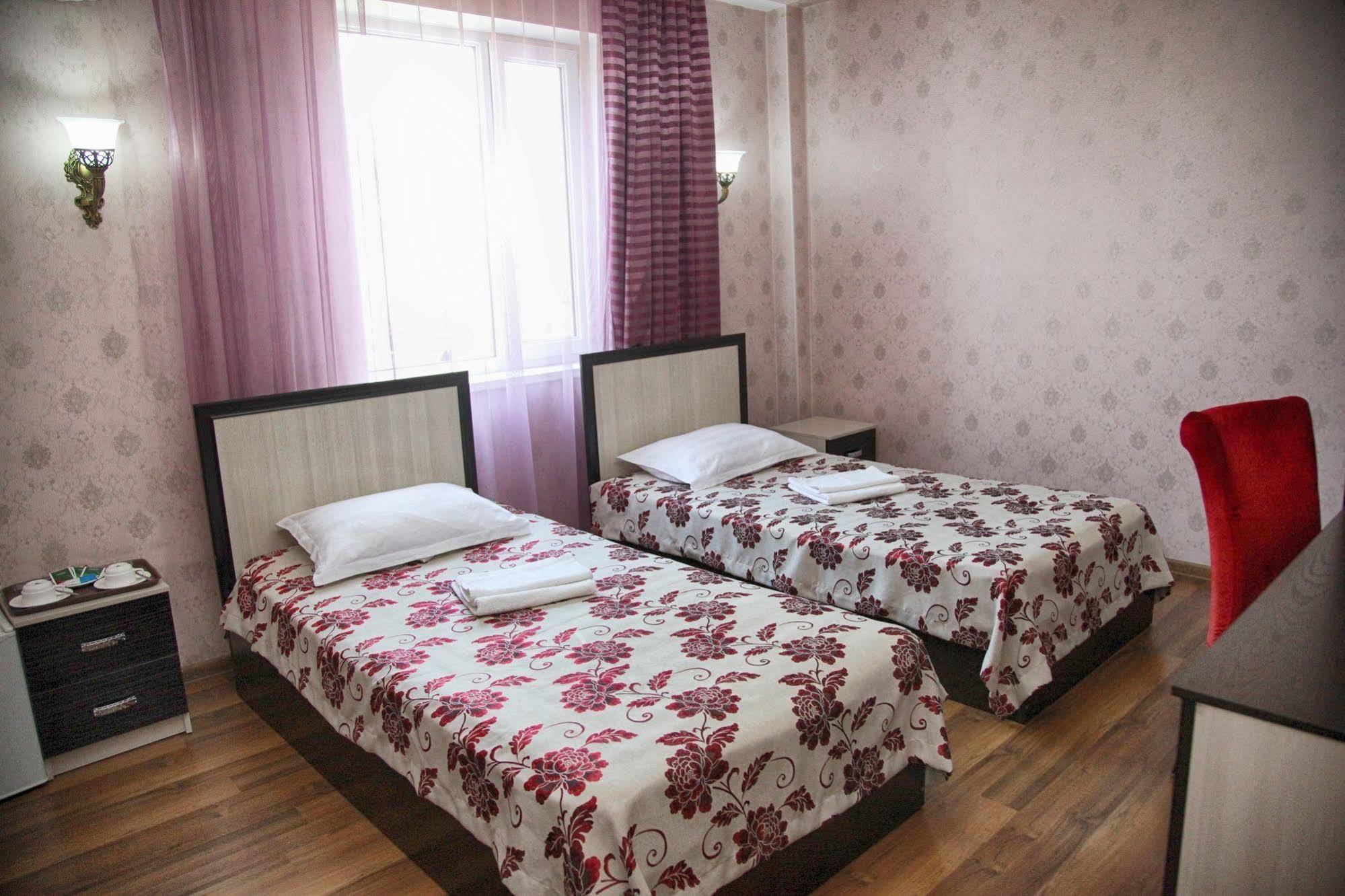Voyage Hotel Bishkek Ngoại thất bức ảnh
