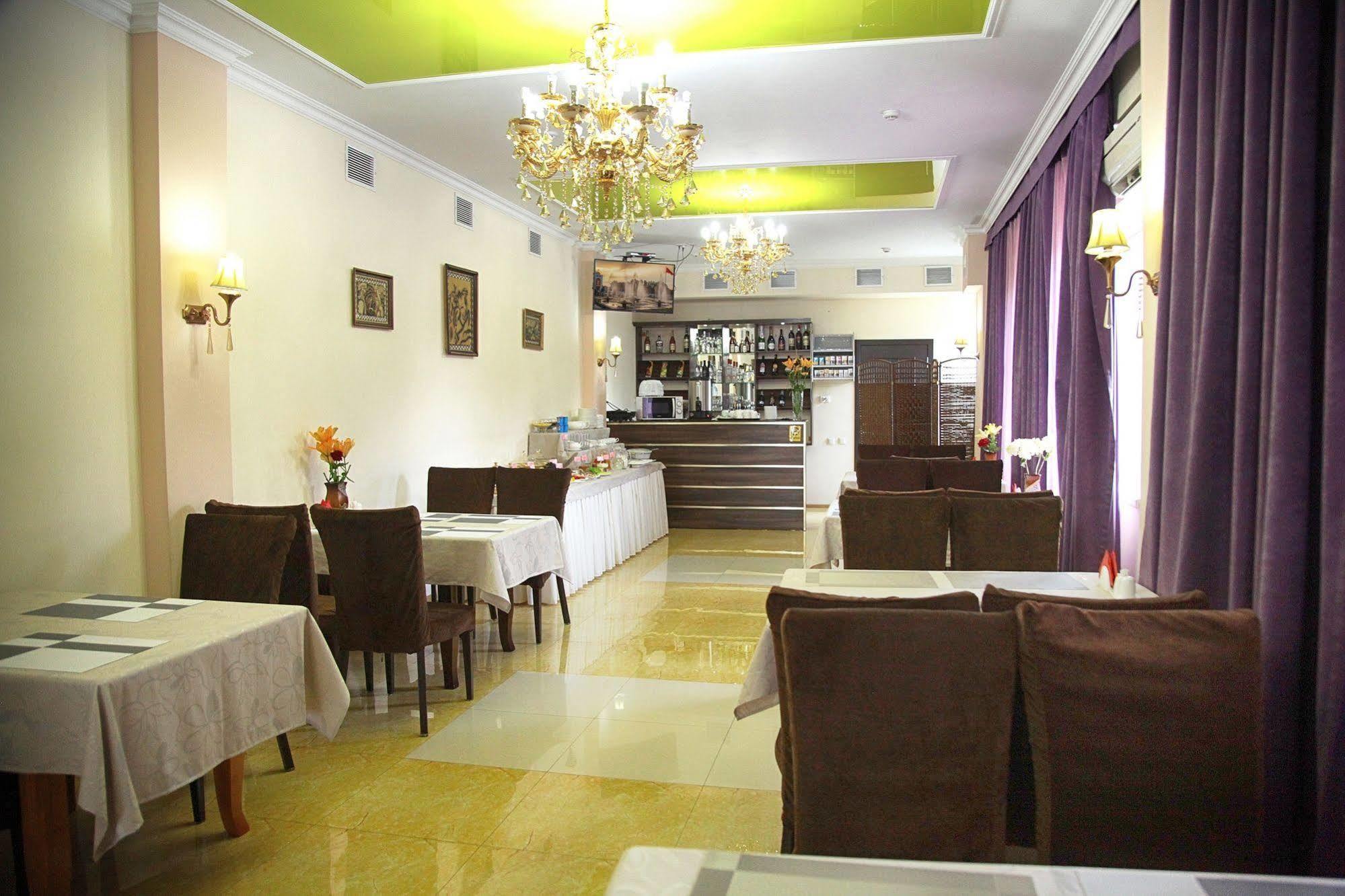 Voyage Hotel Bishkek Ngoại thất bức ảnh