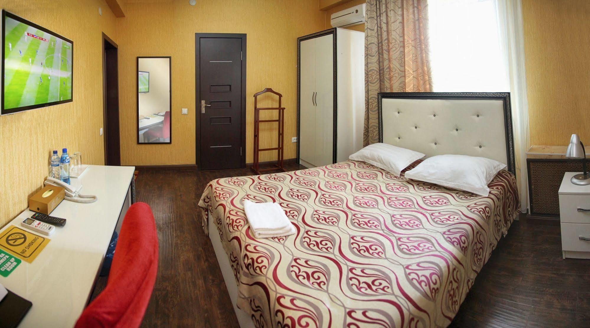 Voyage Hotel Bishkek Ngoại thất bức ảnh